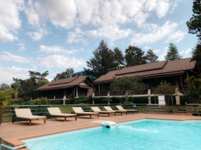 Гостиница PhuBachiang Golf & Resort Pakse  Паксе